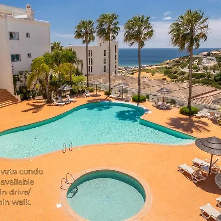 Apartamento Azure Your Cosy Getaway Near & Pool