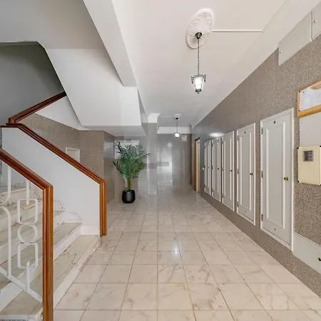 Azure Your Cosy Getaway Near & Pool Apartamento